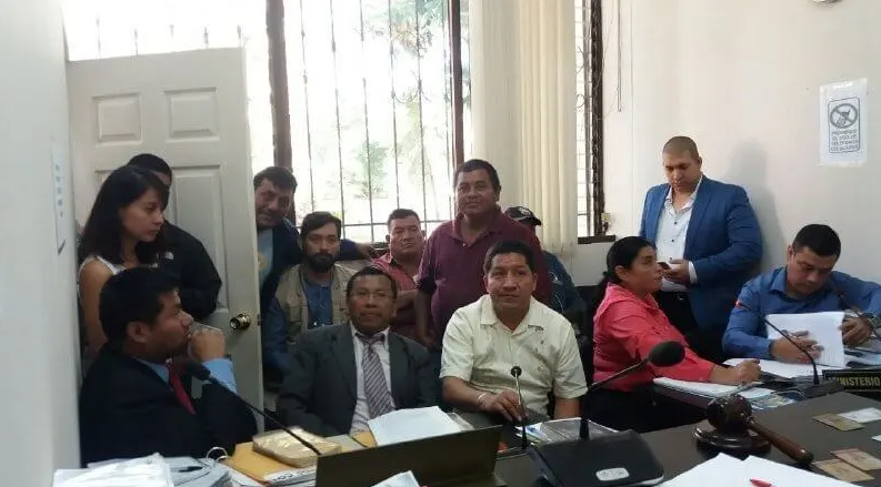  Proceso penal en contra de la directiva de la Gremial de Pescadores Artesanales de El Estor y contra dos periodistas. 